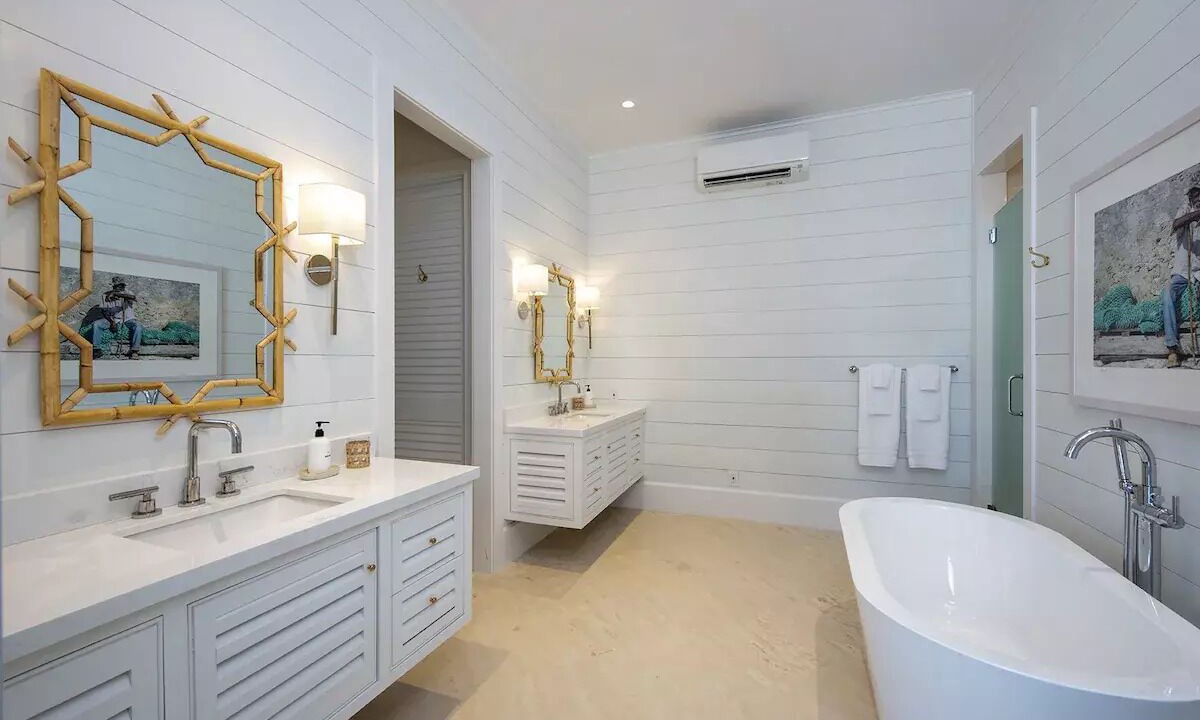 Photo of Bathroom in North Palmetto Point