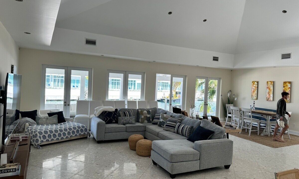 Photo of Livingroom in North Bimini