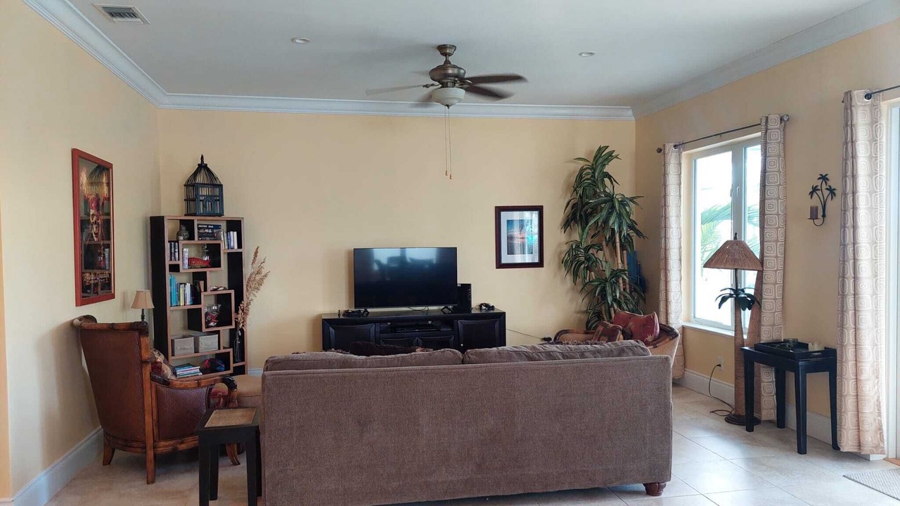 Photo of Livingroom in Treasure Cay