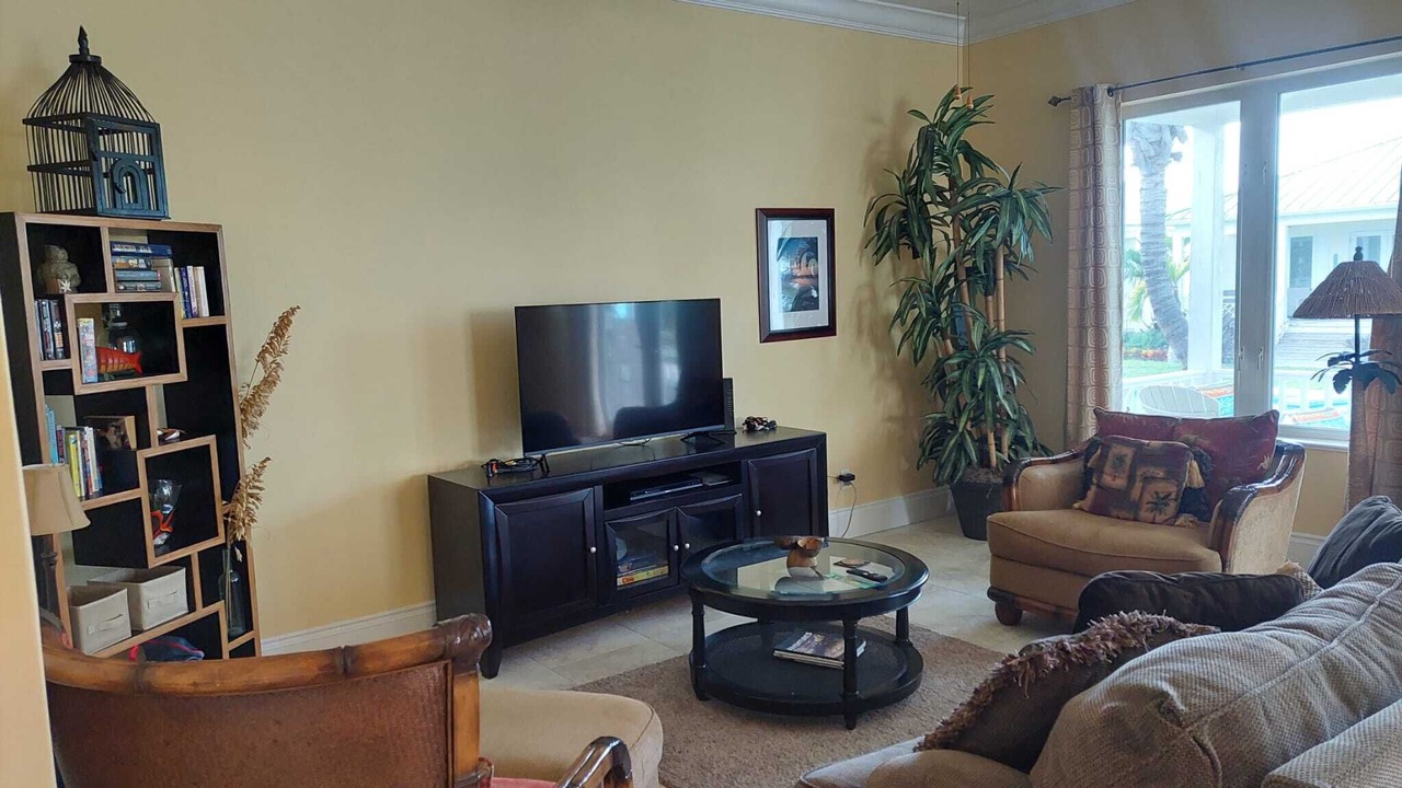 Photo of Livingroom in Treasure Cay