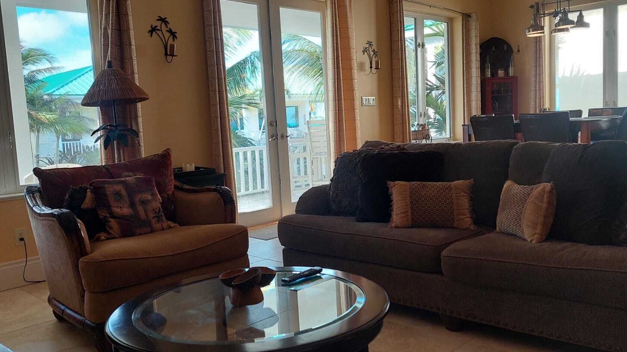 Photo of Livingroom in Treasure Cay