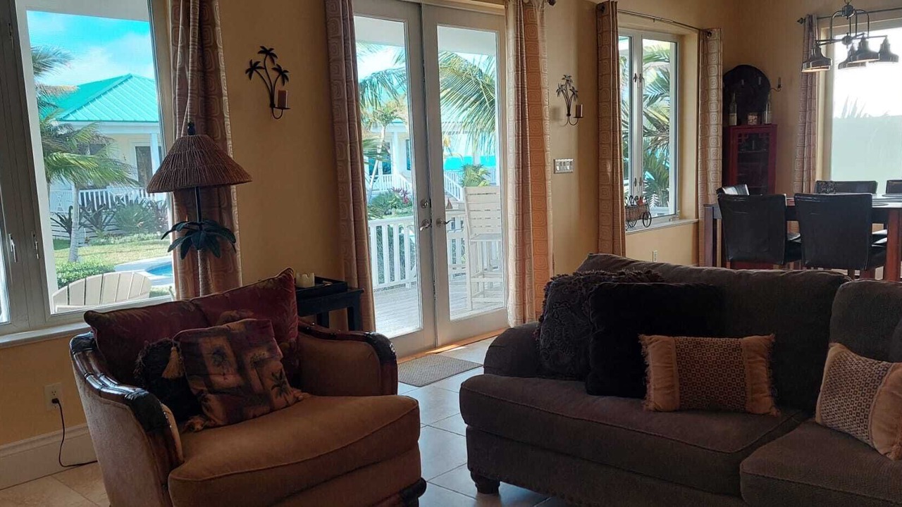 Photo of Livingroom in Treasure Cay