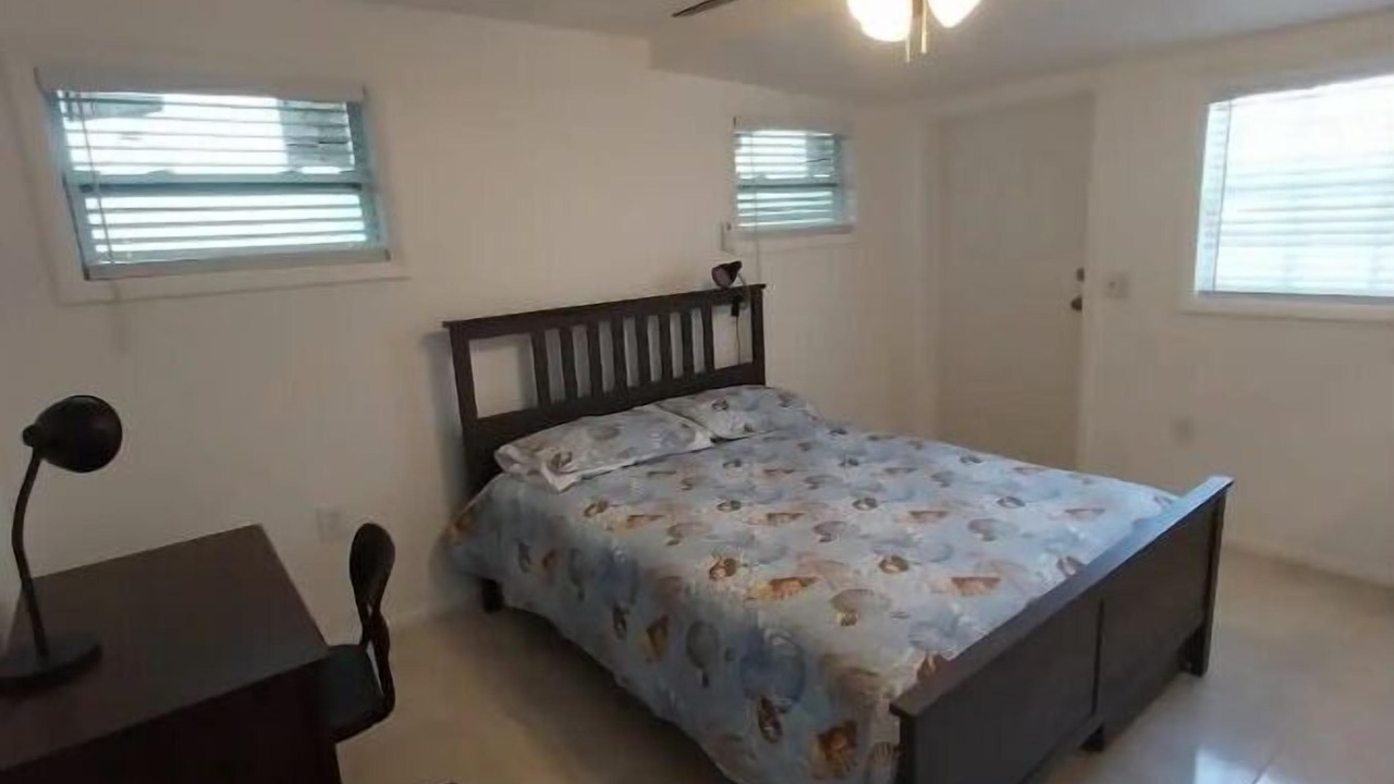 Photo of Bedroom in Staniel Cay