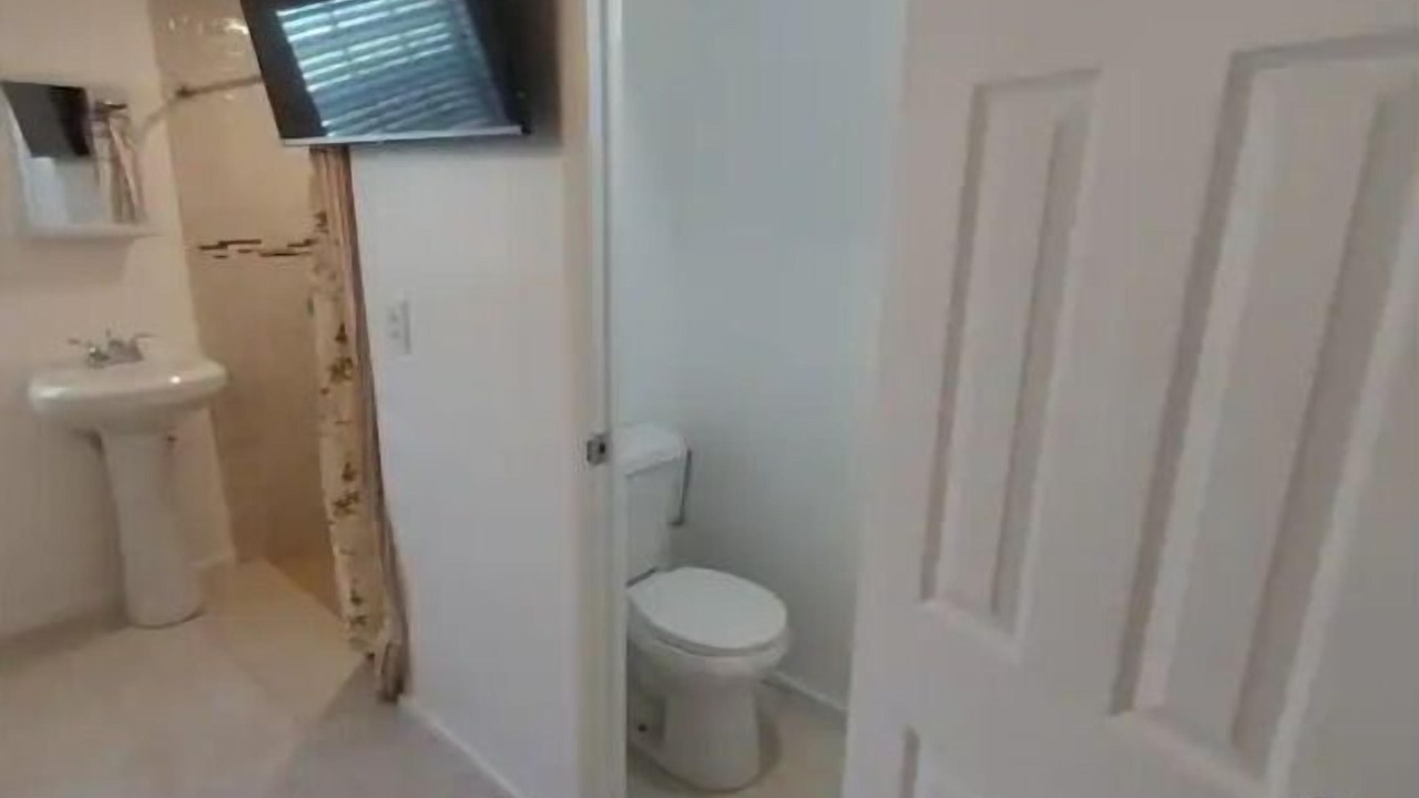 Photo of Bathroom in Staniel Cay