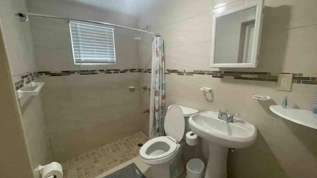 Photo of Bathroom in Staniel Cay