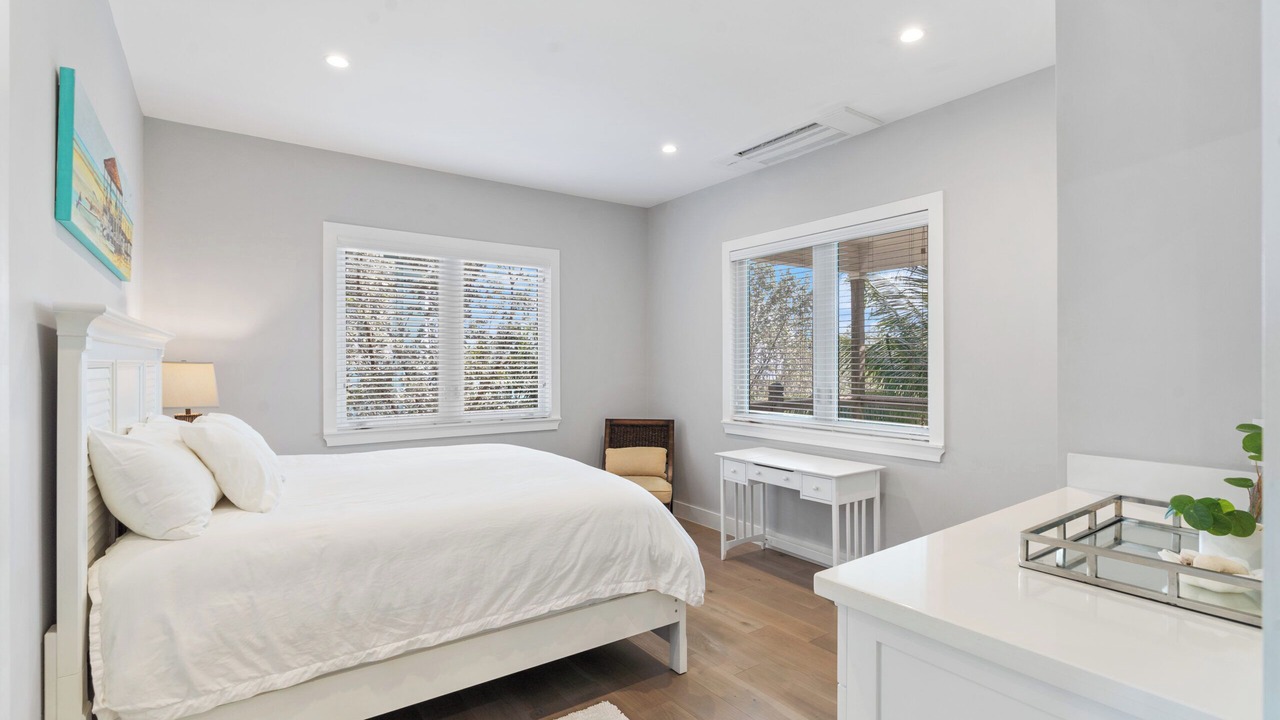 Photo of Bedroom in Staniel Cay