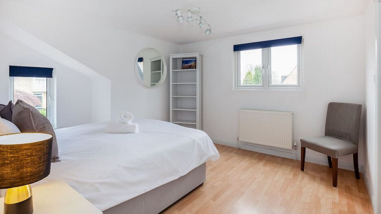 Photo of Bedroom in Aynho
