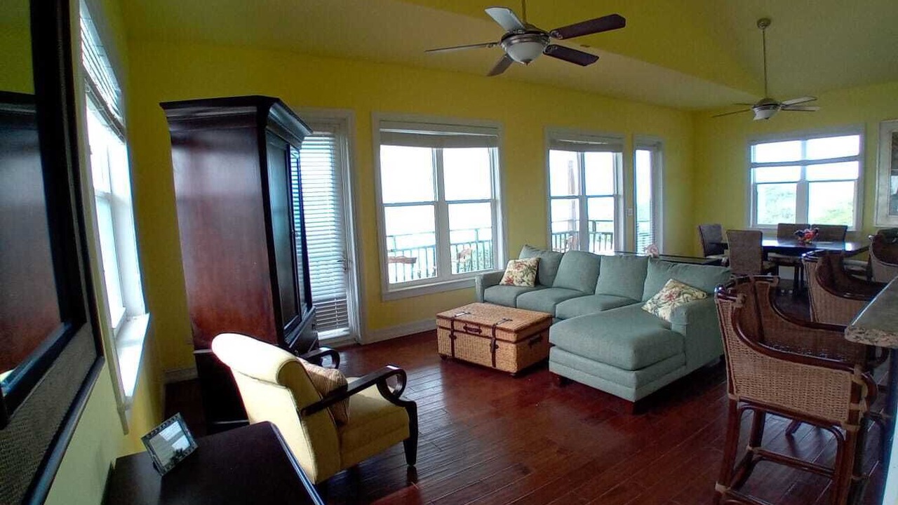 Photo of Livingroom in Salt Pond