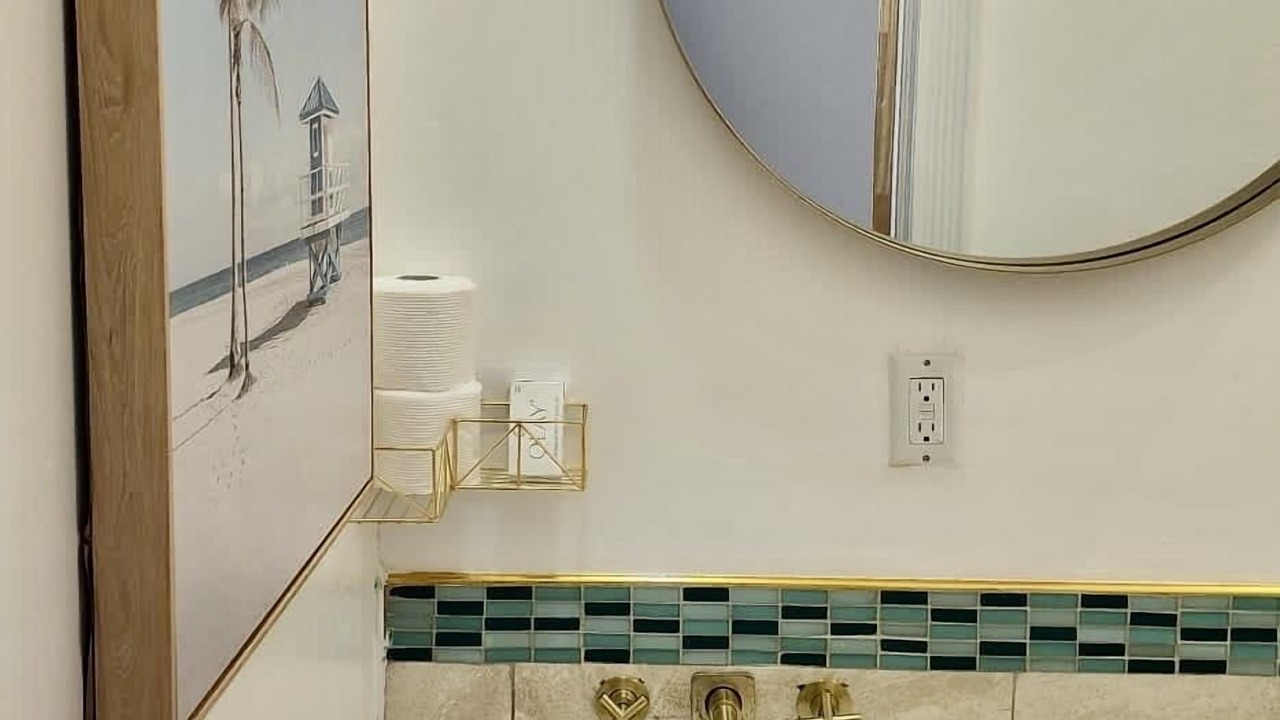 Photo of Bathroom in Rokers Point