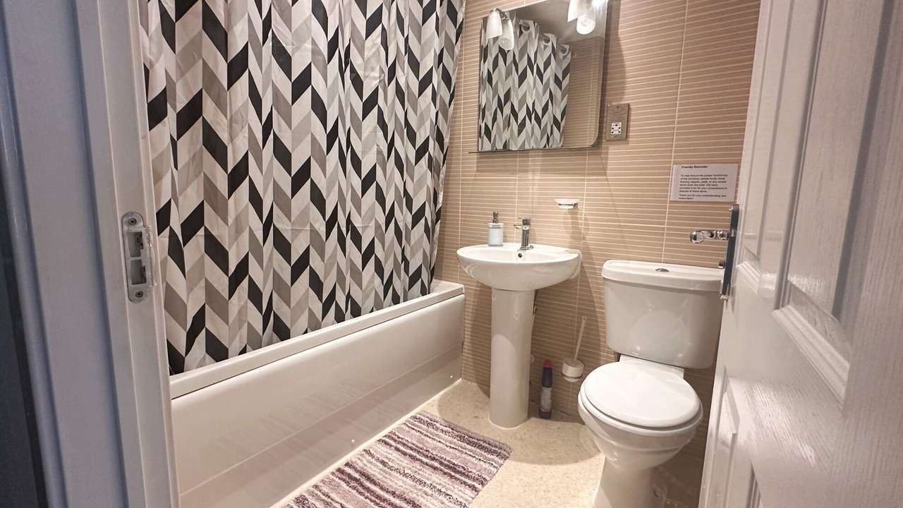 Photo of Bathroom in Eaton Socon