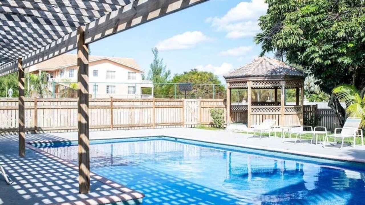 Photo of Outdoor in Bahamia West