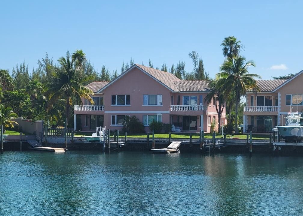Photo of Others in Bahamia West