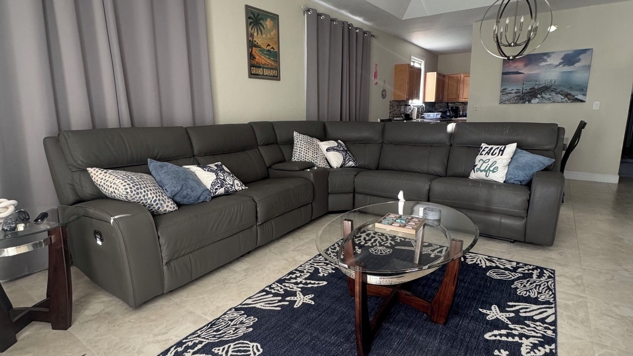 Photo of Livingroom in Bahamia West