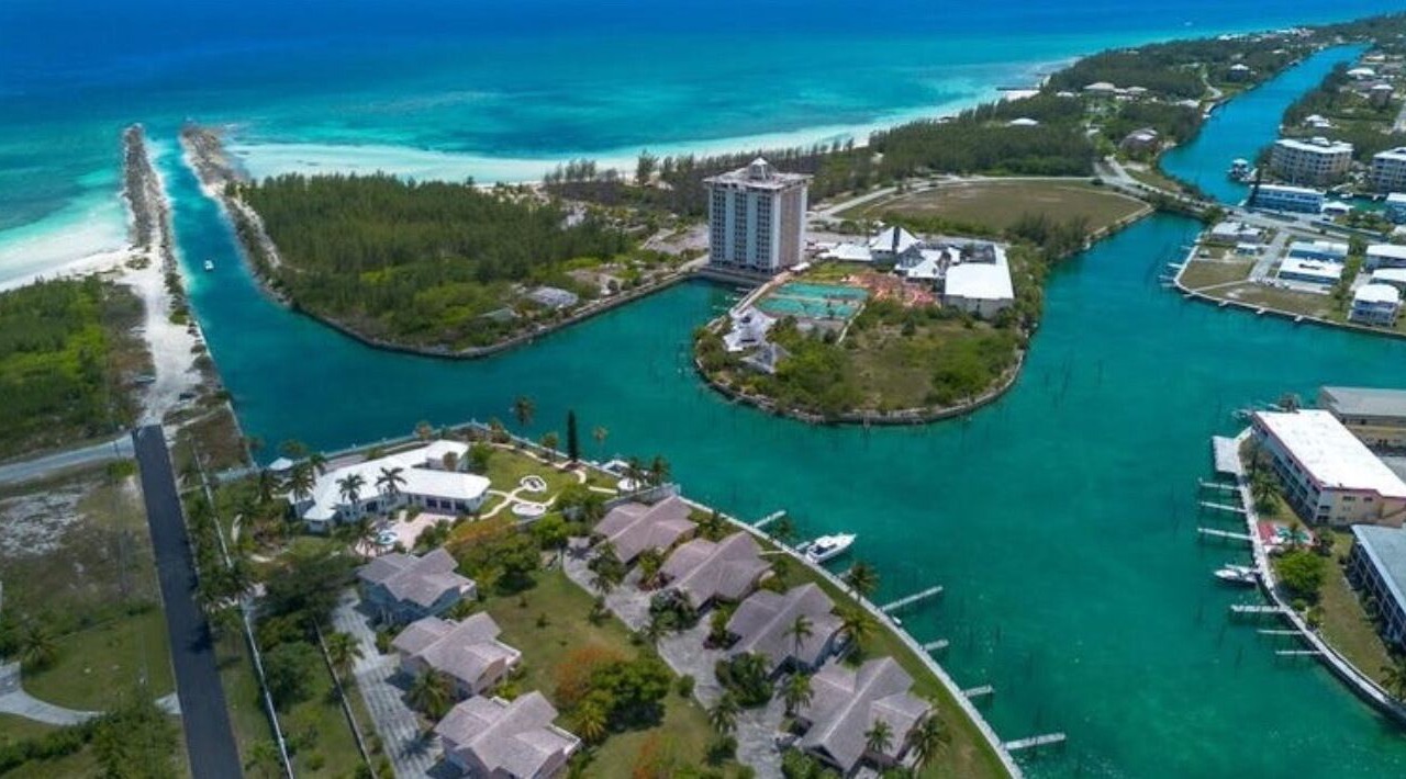 Photo of Others in Bahamia West