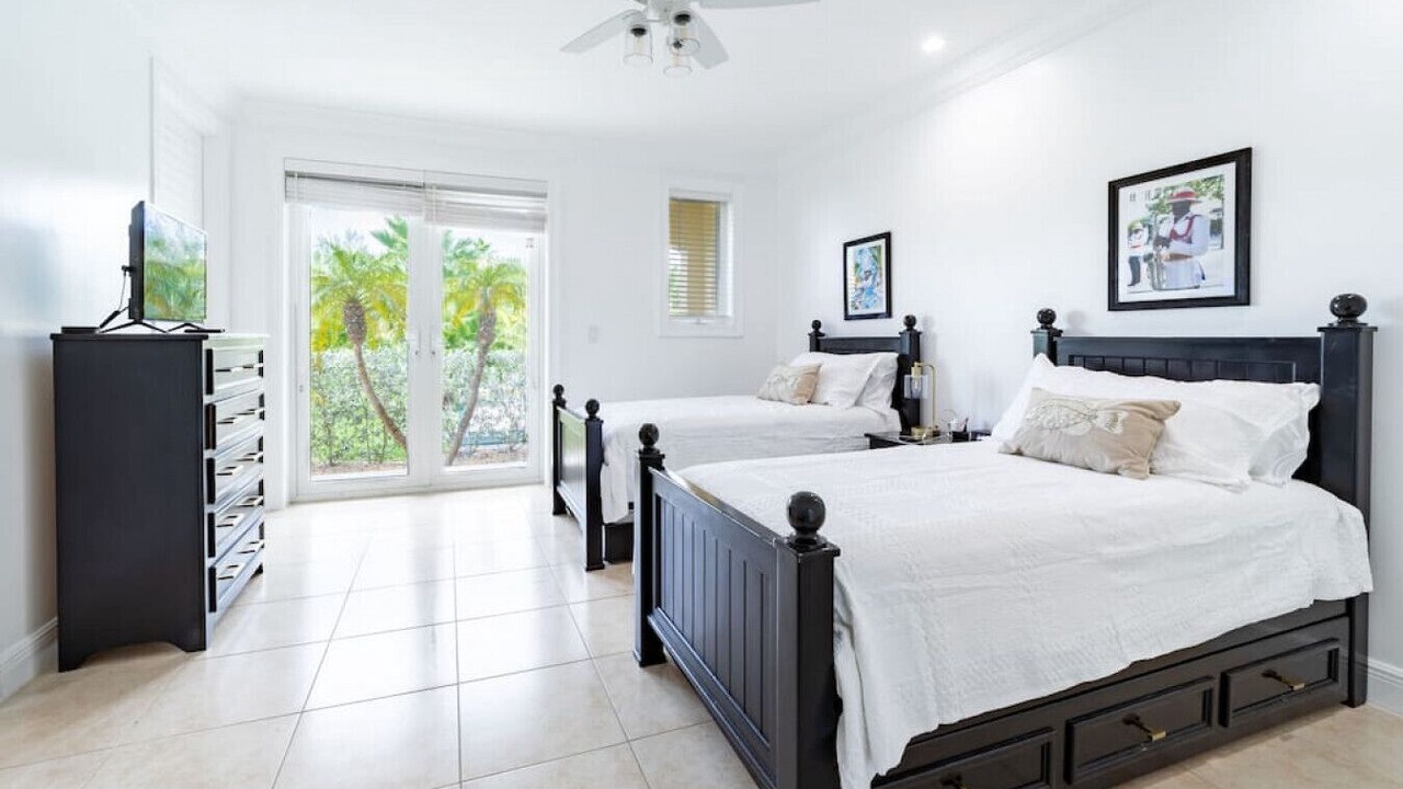 Photo of Bedroom in Bahamas Terrace