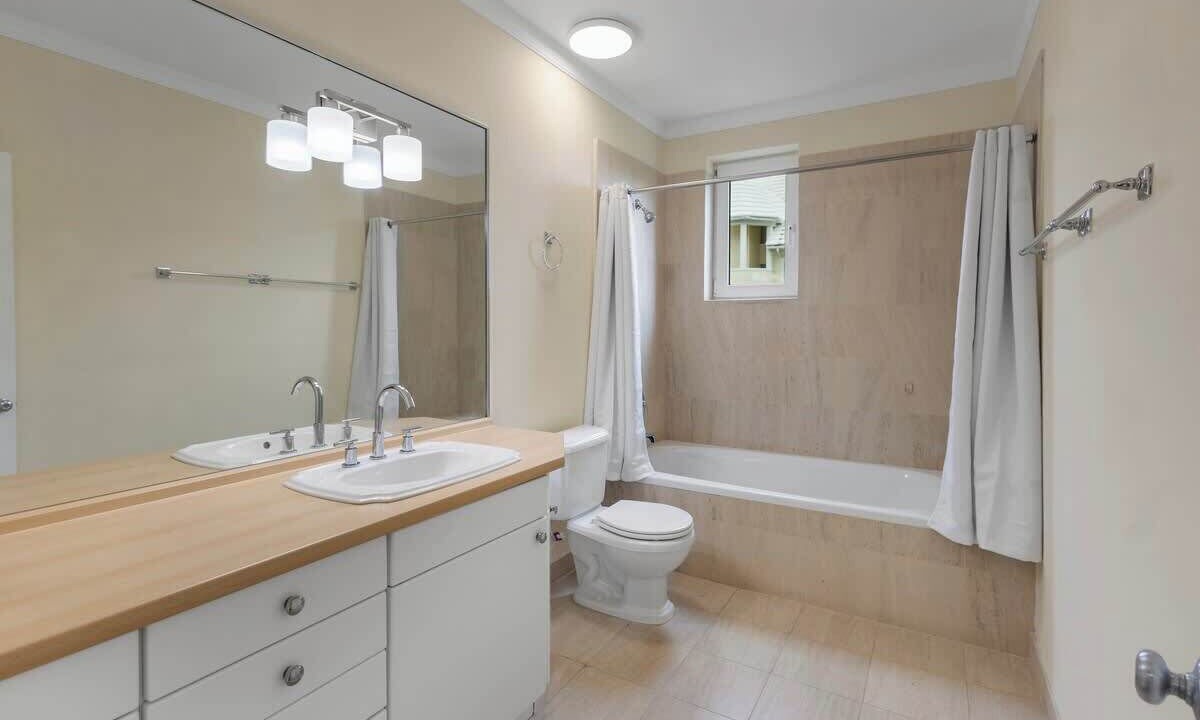Photo of Bathroom in Paradise Island