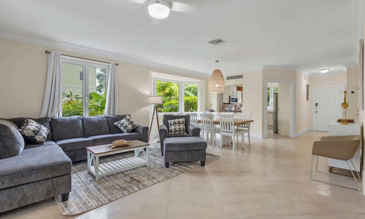 Photo of Livingroom in Paradise Island