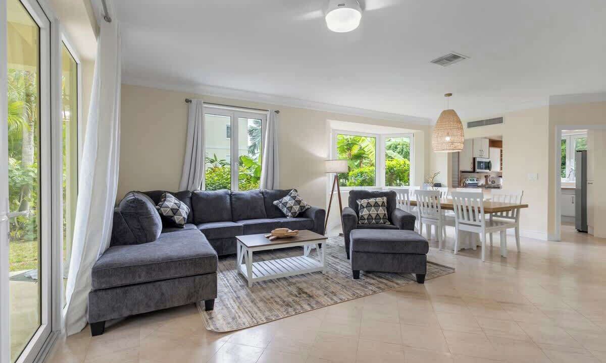 Photo of Livingroom in Paradise Island