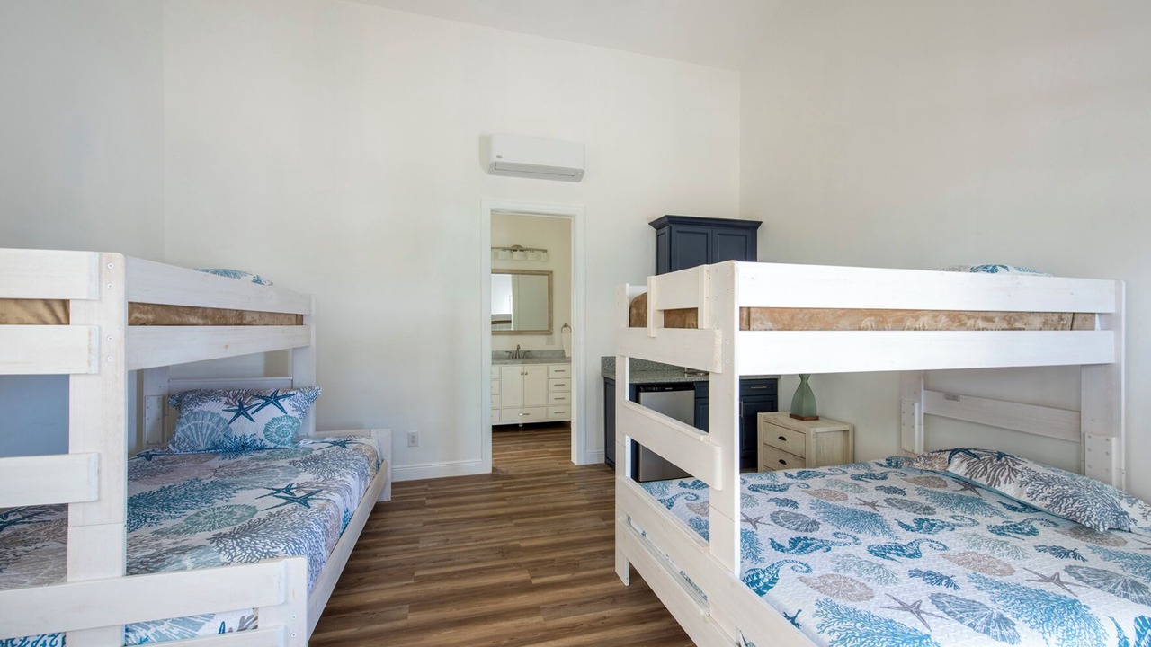 Photo of Bedroom in Governor's Harbour
