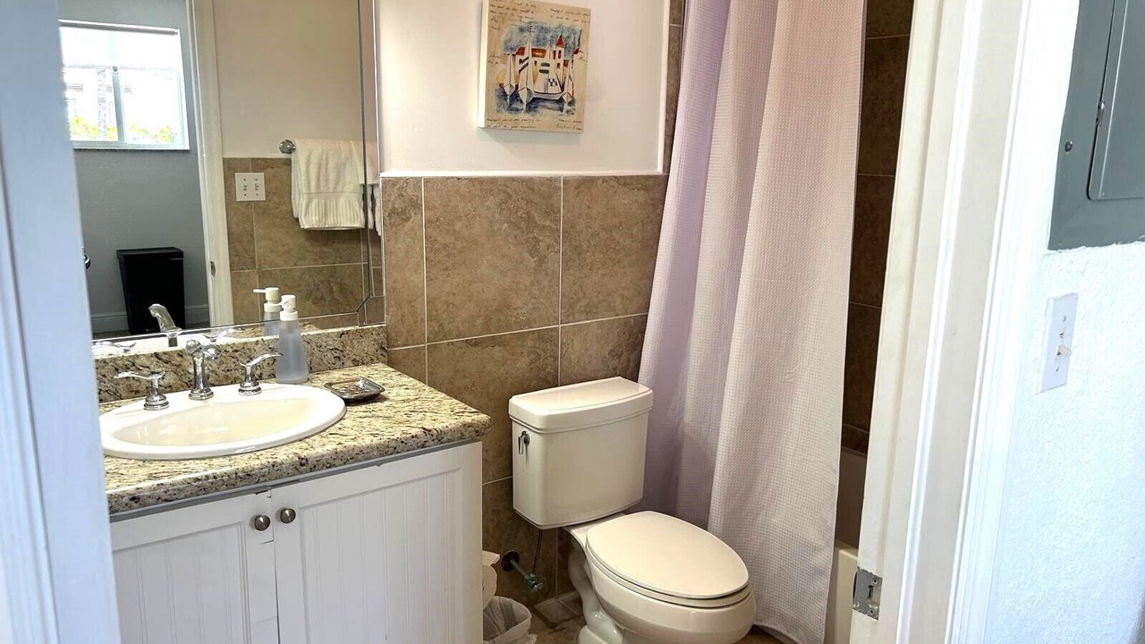 Photo of Bathroom in Alice Town