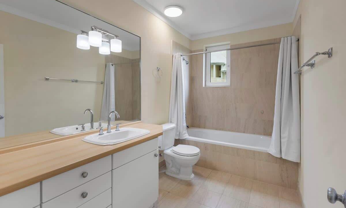 Photo of Bathroom in Paradise Island