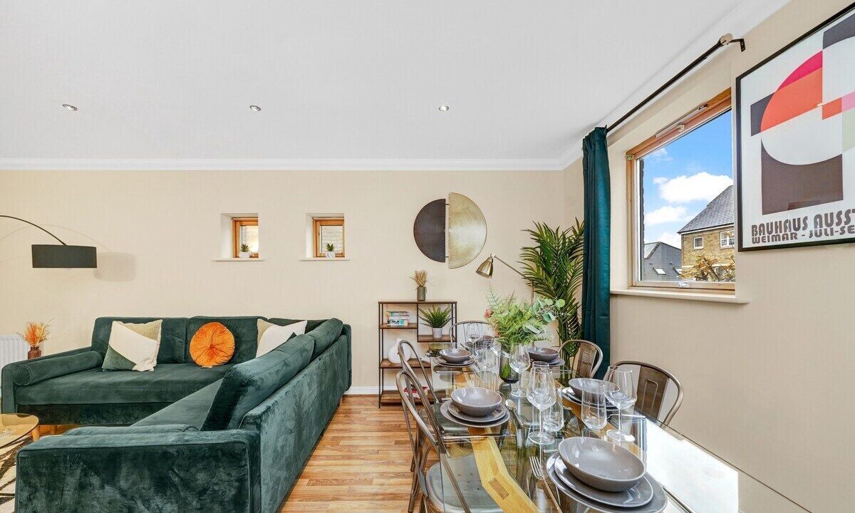 Photo of Livingroom in Island Gardens