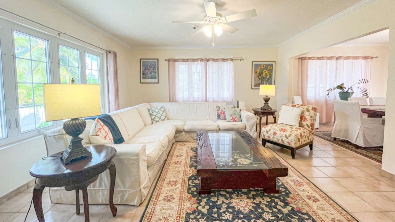 Photo of Livingroom in Nassau