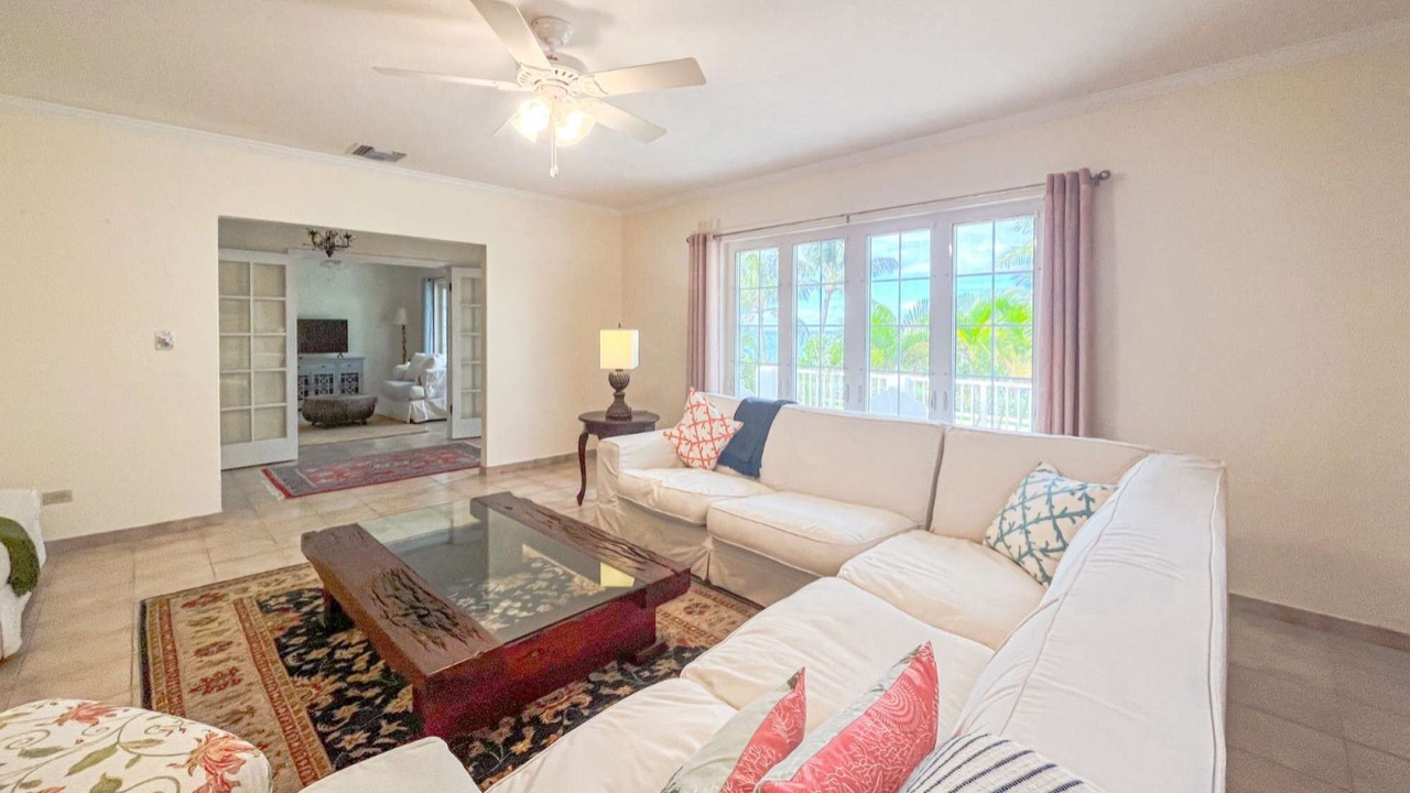 Photo of Livingroom in Nassau