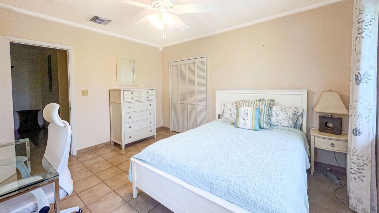 Photo of Bedroom in Nassau