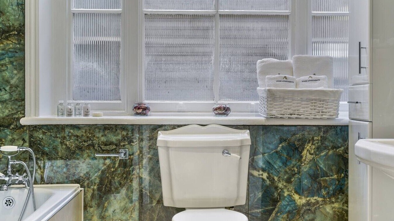 Photo of Bathroom in Farringdon