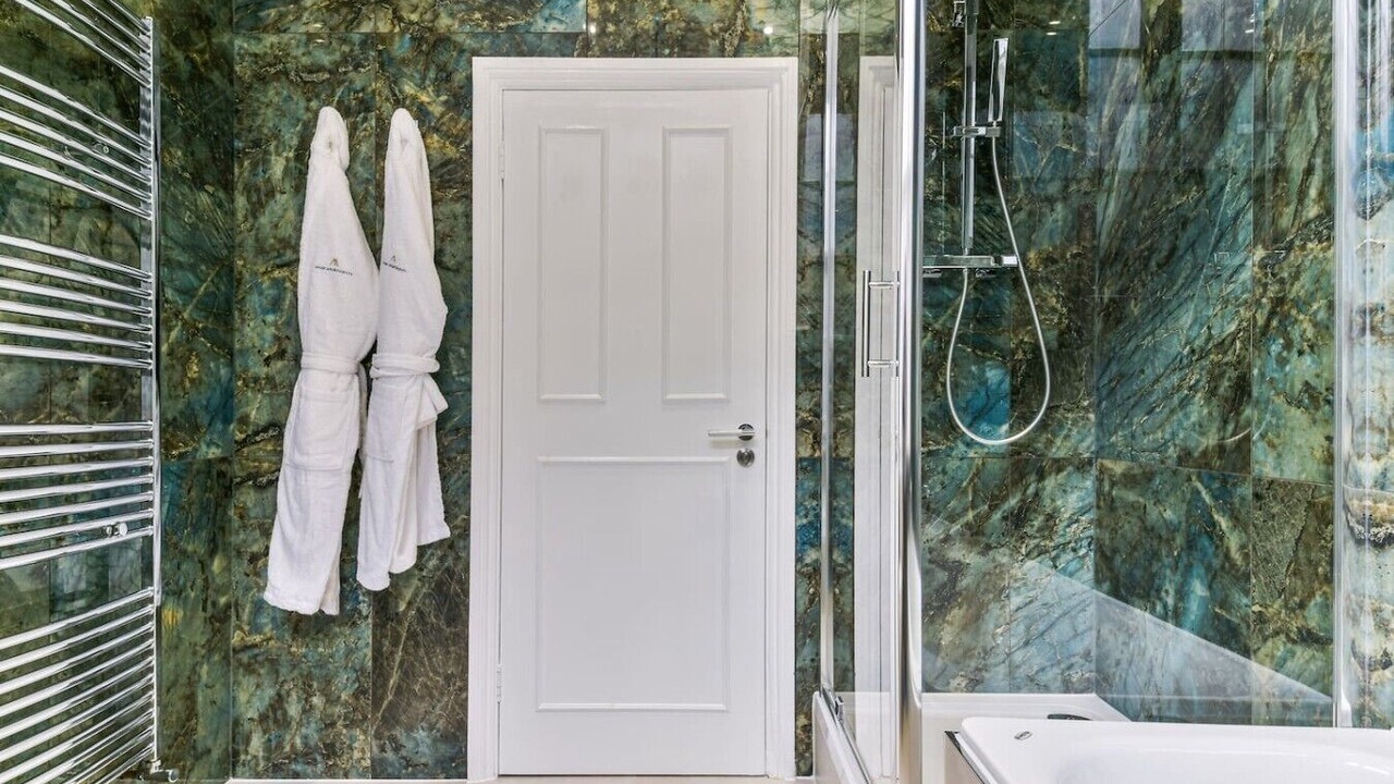 Photo of Bathroom in Farringdon