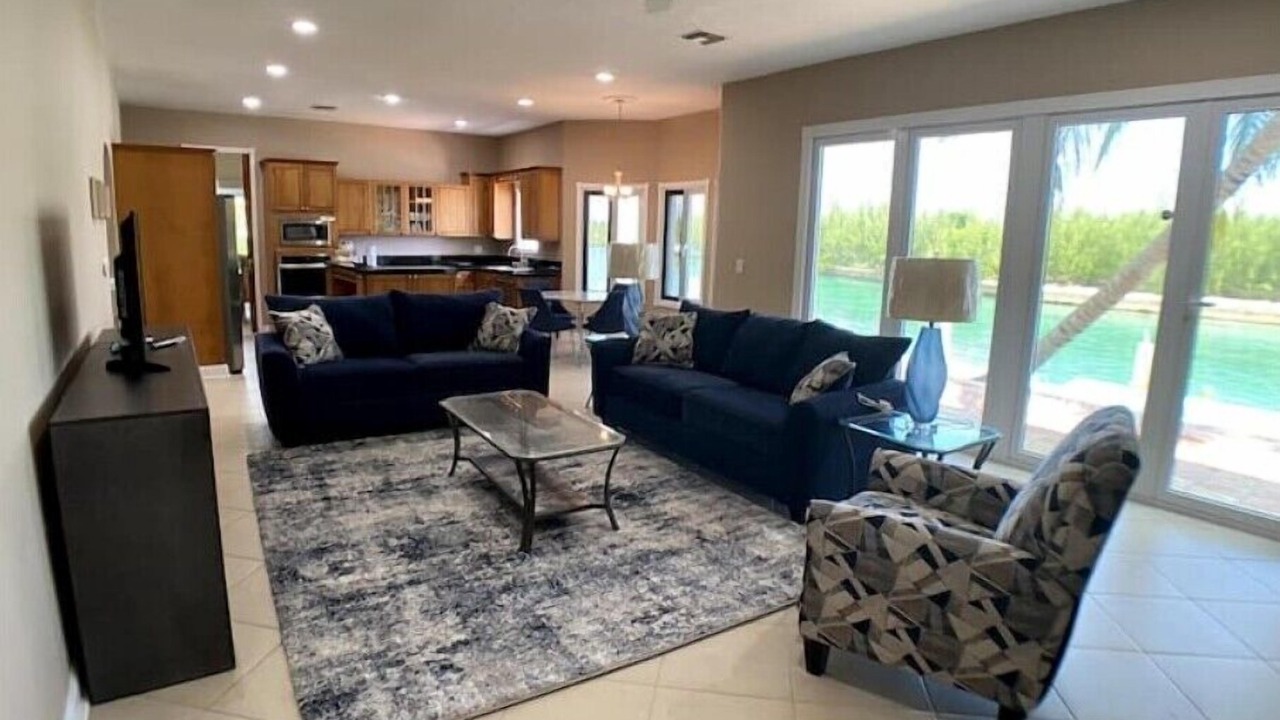 Photo of Livingroom in Bahamia West