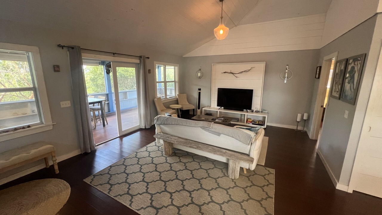 Photo of Livingroom in Upper Bogue