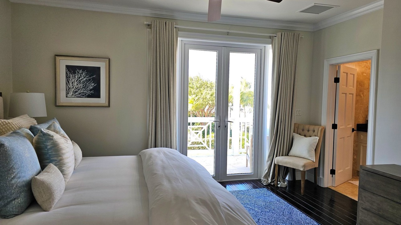 Photo of Bedroom in Nassau