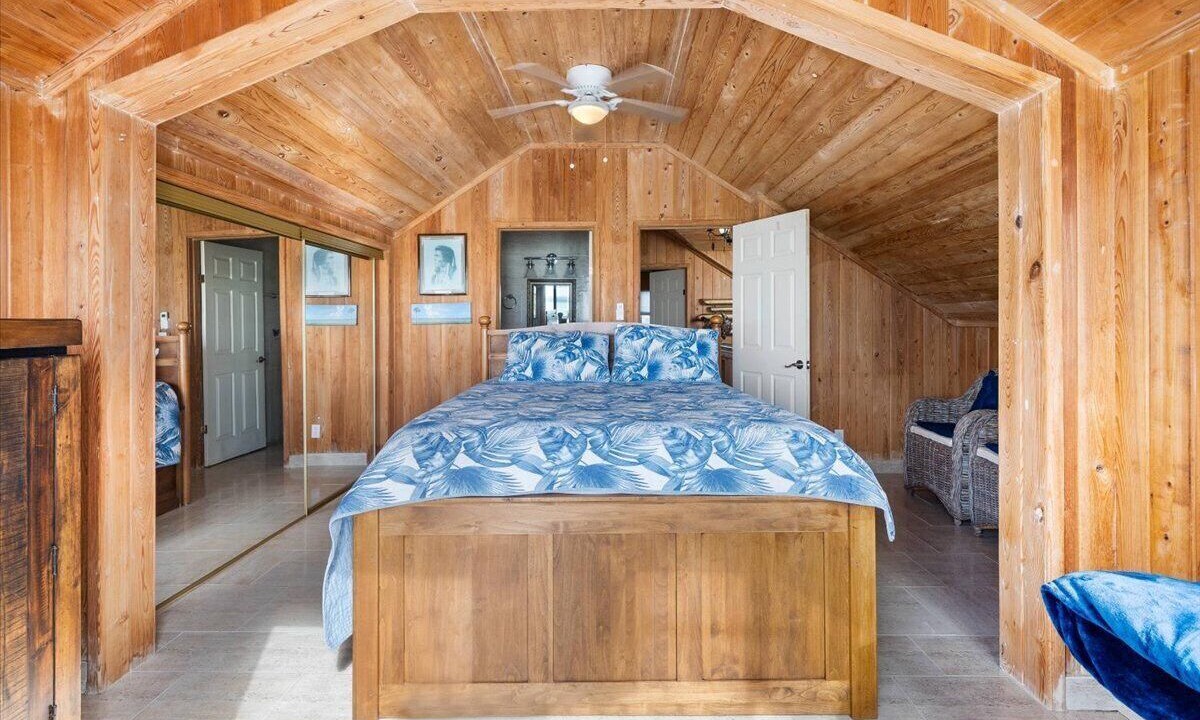 Photo of Bedroom in Bahama Palm Shores