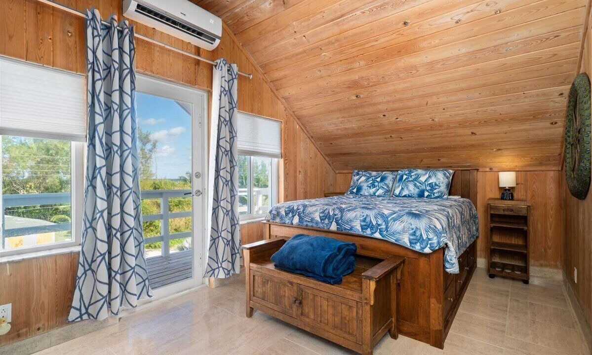 Photo of Bedroom in Bahama Palm Shores