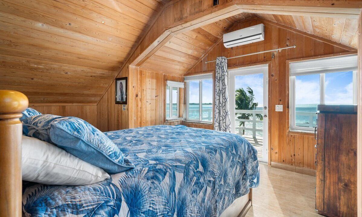 Photo of Bedroom in Bahama Palm Shores
