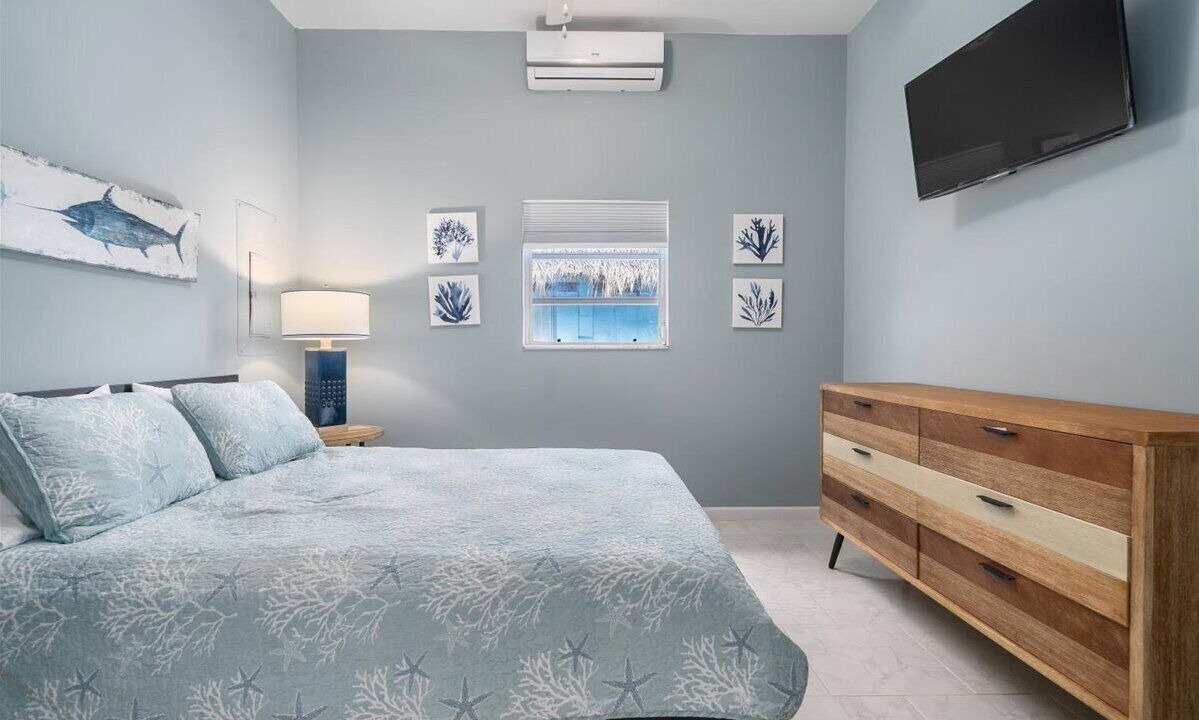 Photo of Bedroom in Bahama Palm Shores