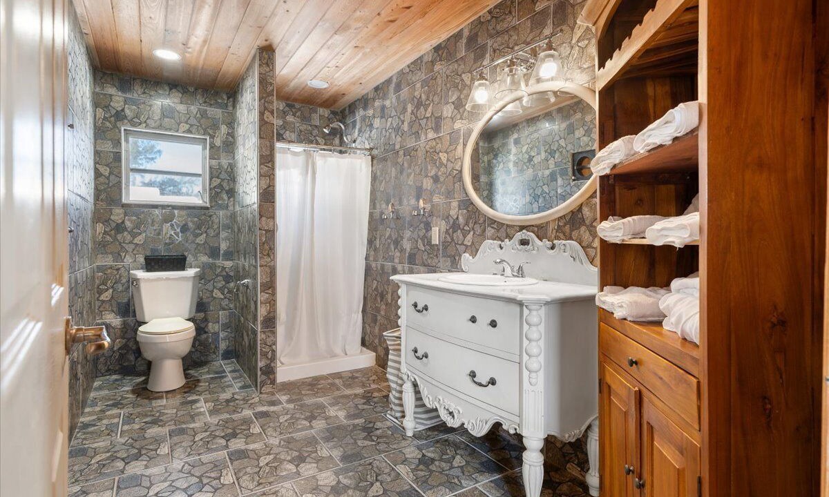 Photo of Bathroom in Bahama Palm Shores