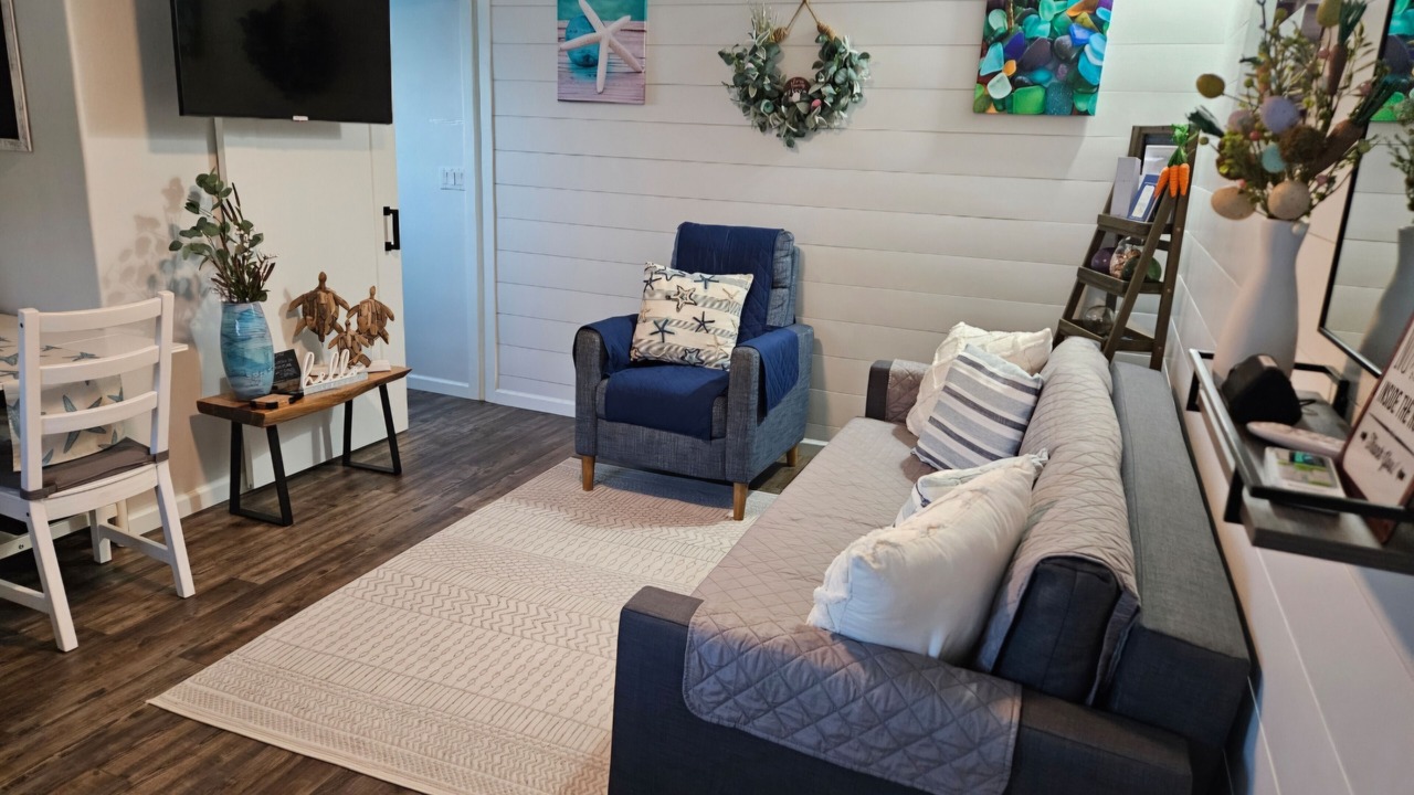 Photo of Livingroom in Green Turtle Cay
