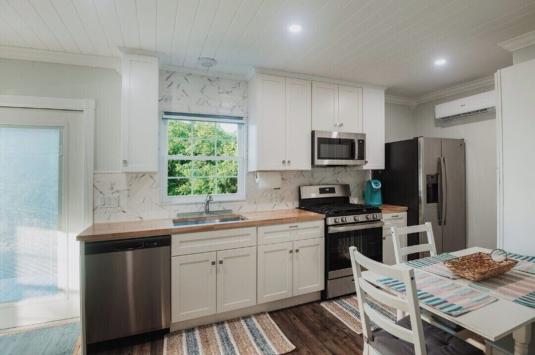 Photo of Kitchen in Green Turtle Cay