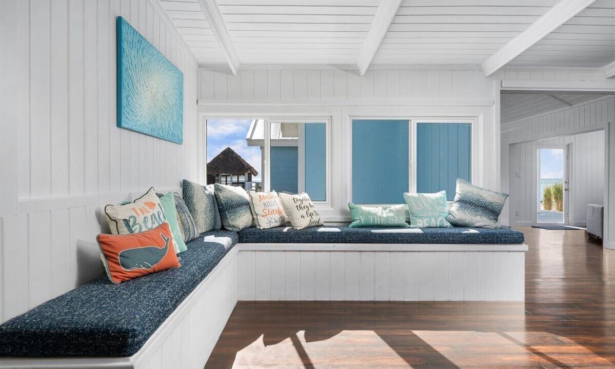 Photo of Livingroom in Bahama Palm Shores