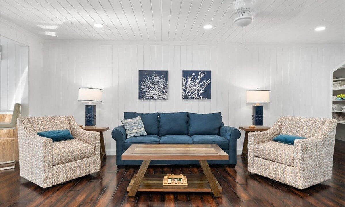 Photo of Livingroom in Bahama Palm Shores