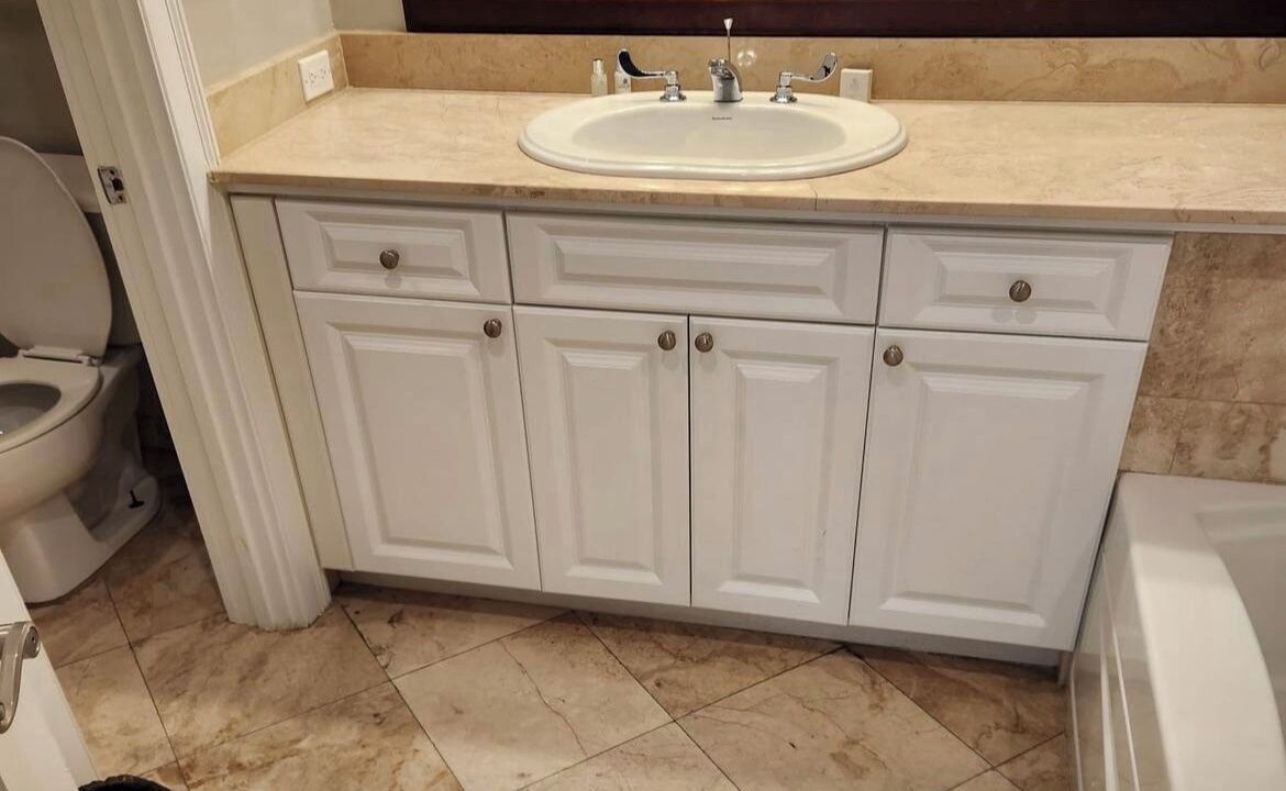 Photo of Bathroom in Dunmore Town