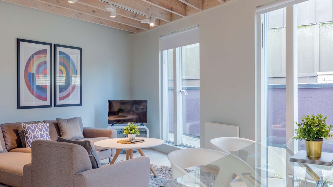 Photo of Livingroom in Farringdon