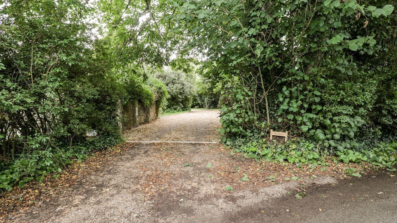 Photo of Outdoor in Stuckton