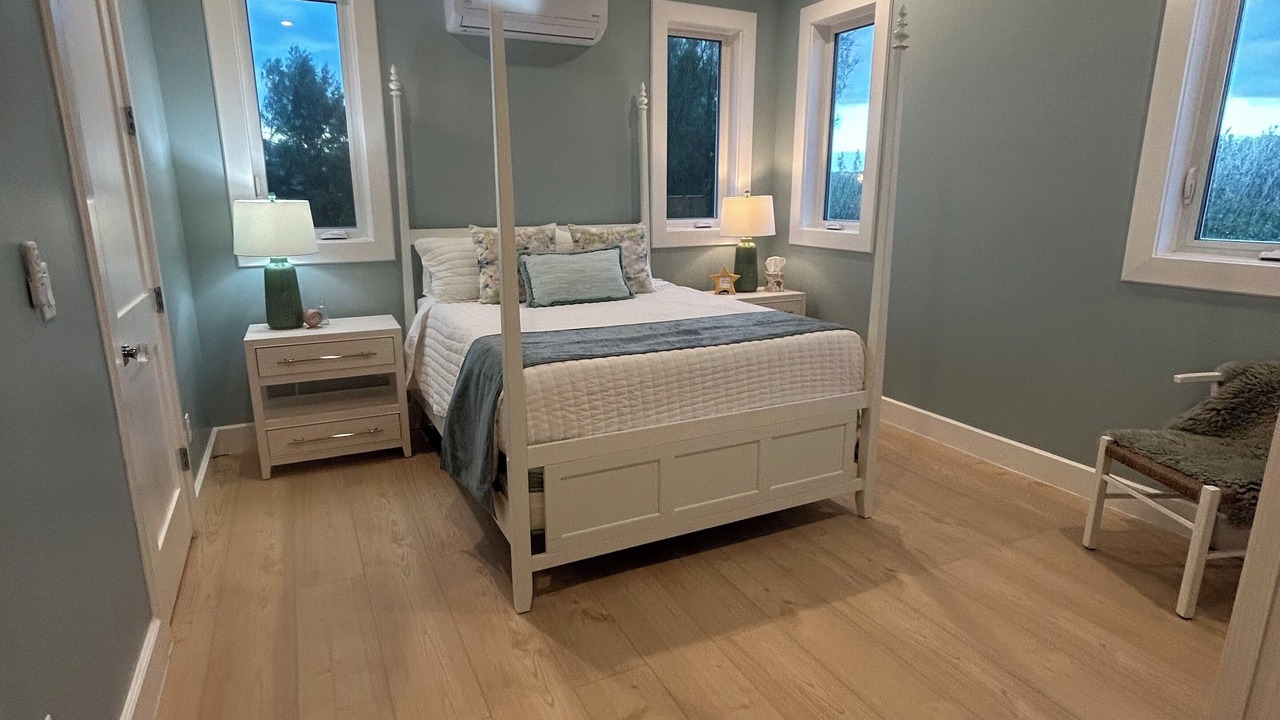 Photo of Bedroom in Green Turtle Cay