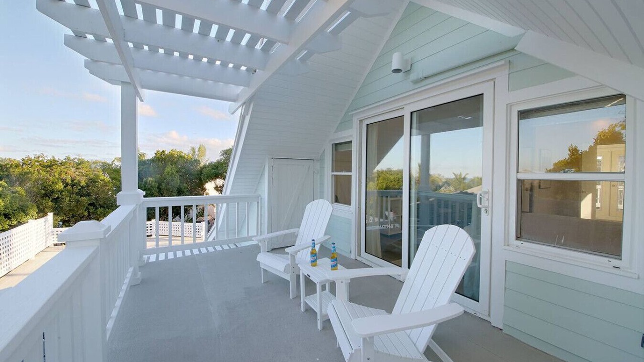 Photo of Patio Balcony in Governor's Harbour