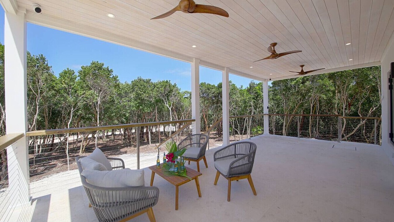 Photo of Patio Balcony in Governor's Harbour