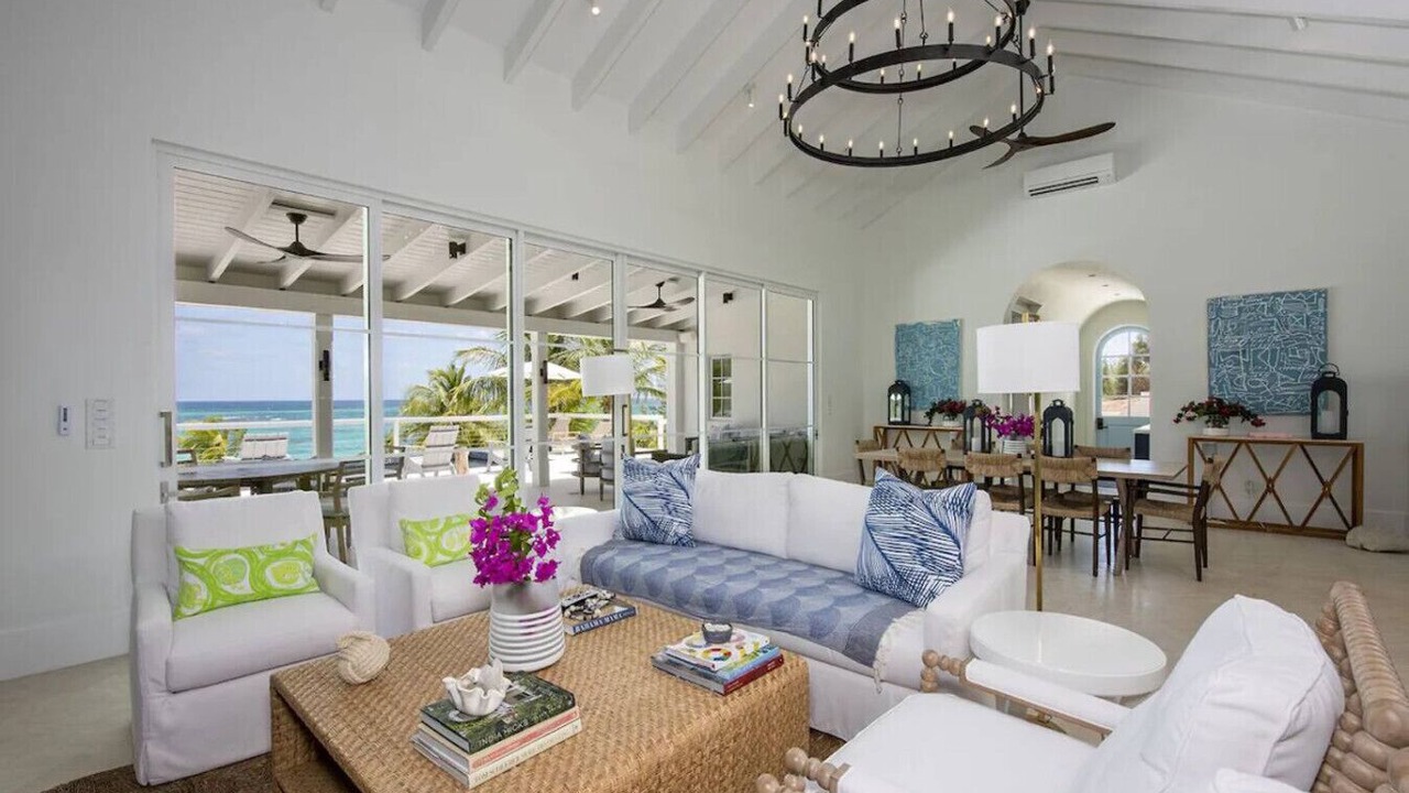 Photo of Livingroom in North Palmetto Point